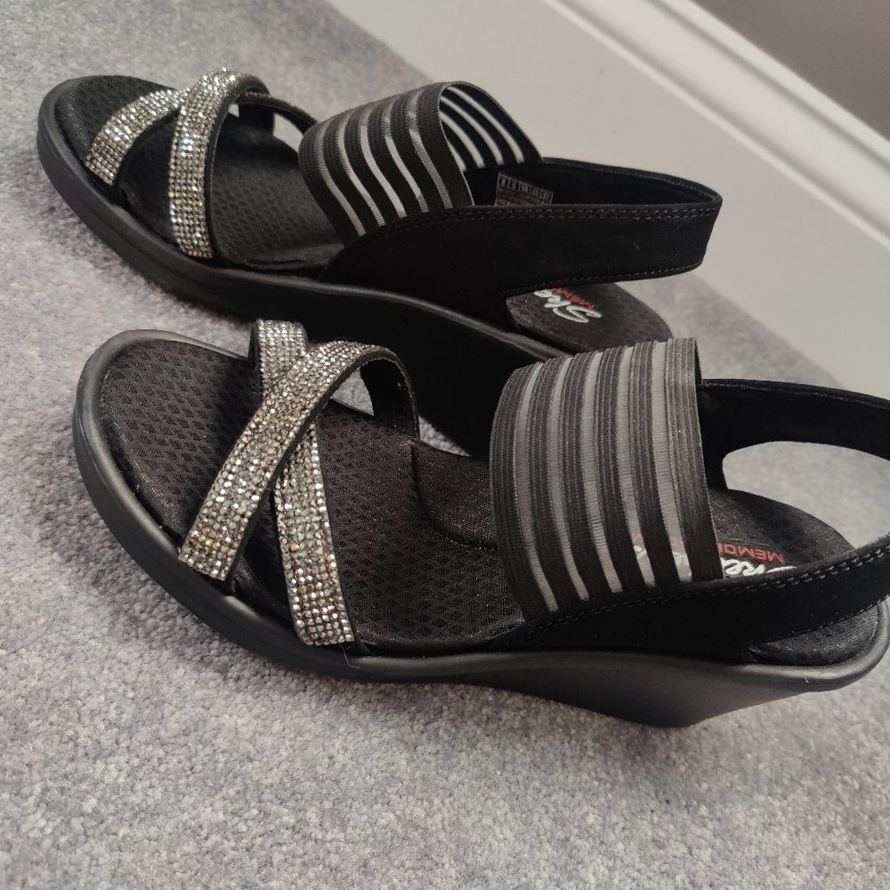 Skechers Cali Rumblers Modern Maze Wedge Sandal